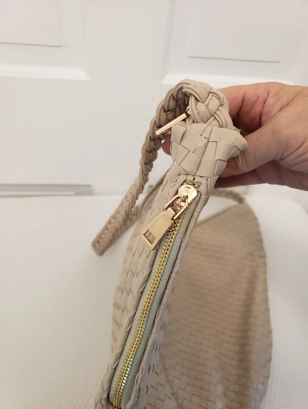 NWOT Anthropologie Melie Bianco Large Crescent Shaped Slouch Shoulder Bag, Beige